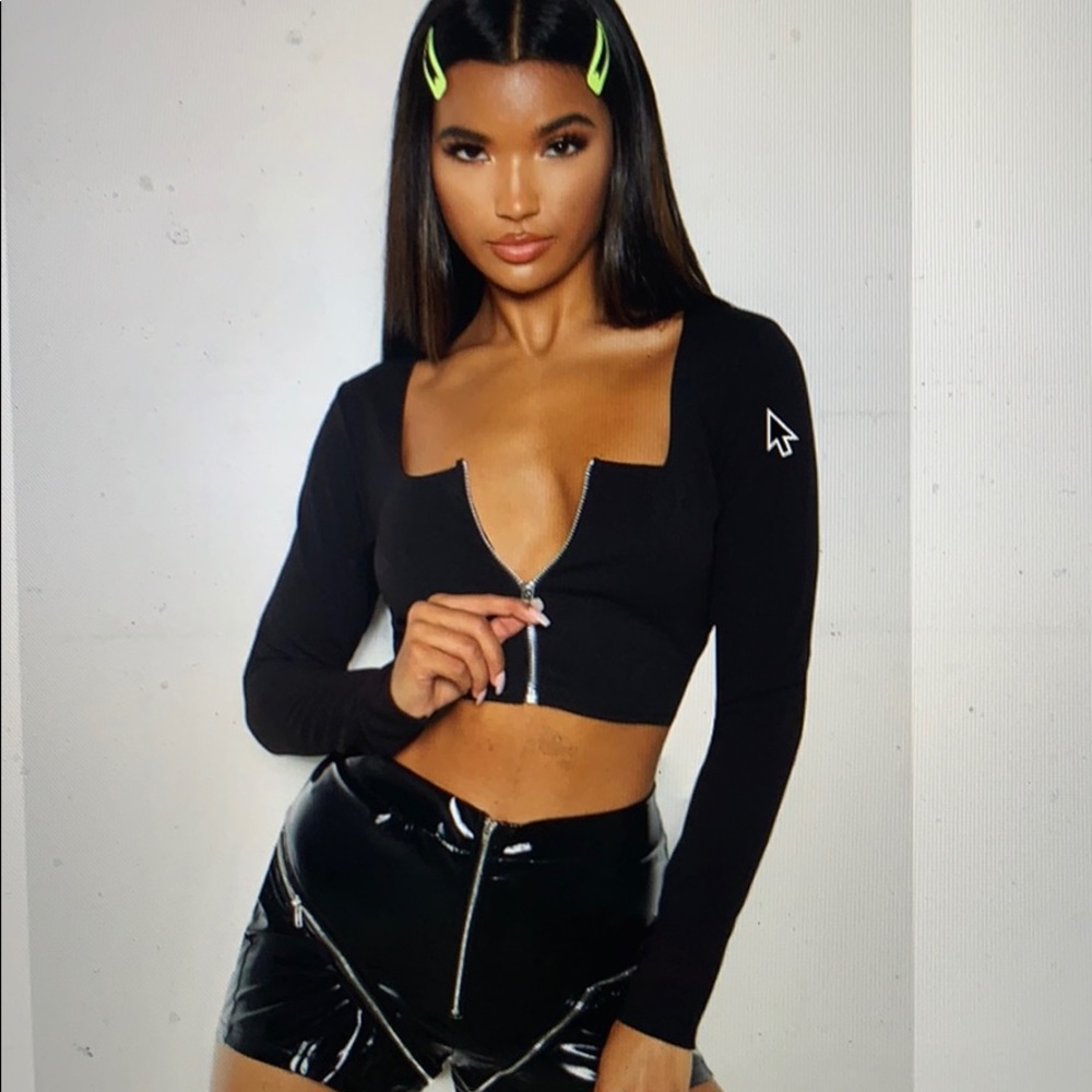 Zip front long sleeve crop top